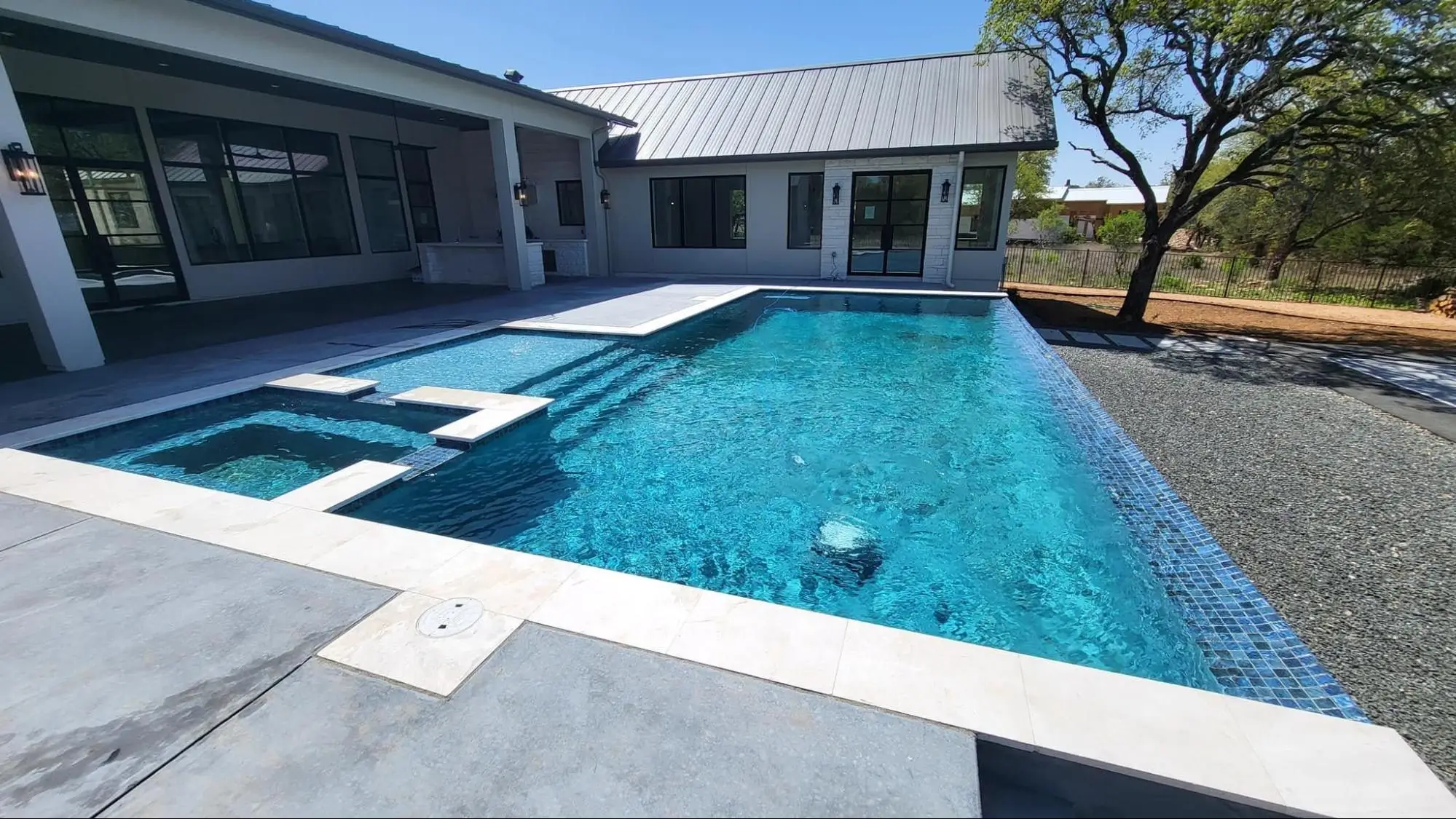 Shavano Parks Distinctive Pool Creations by Maximum Pools and Spas (1)